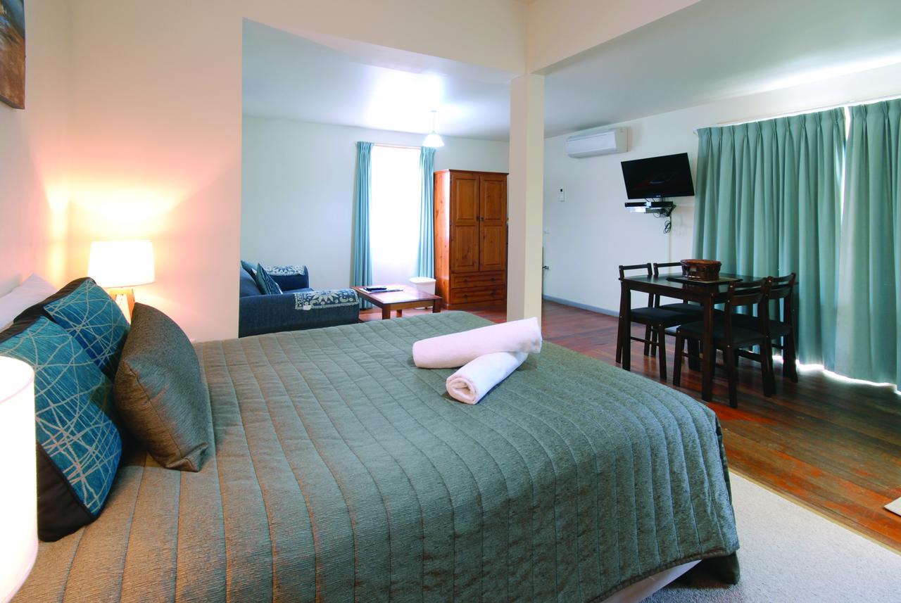 Riverview Boutique Motel Намбакка-Хедс Экстерьер фото