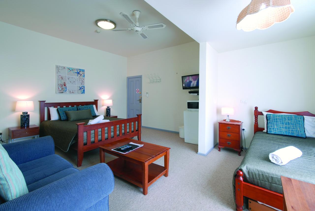 Riverview Boutique Motel Намбакка-Хедс Экстерьер фото